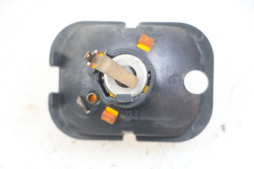 photo de LEFT FRONT TURN SIGNAL PEUGEOT TKR TREKKER FURIOUS 50 (2005 - 2014)