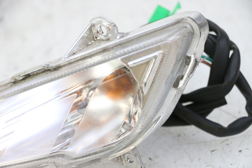 photo de LEFT FRONT TURN SIGNAL PEUGEOT TWEET 4T 50 (2018 - 2020)