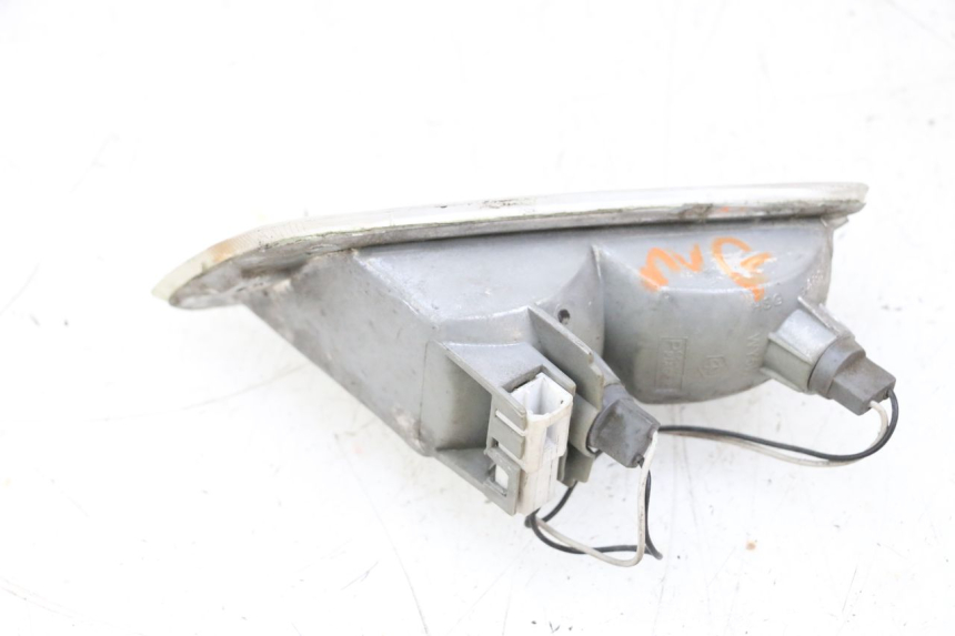 photo de LEFT FRONT TURN SIGNAL PIAGGIO VESPA GTS SUPER IE 125 (2009 - 2016) - Technical close-up