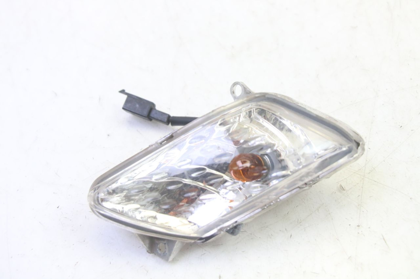photo de LEFT FRONT TURN SIGNAL YAMAHA X-MAX XMAX 250 (2006 - 2009)
