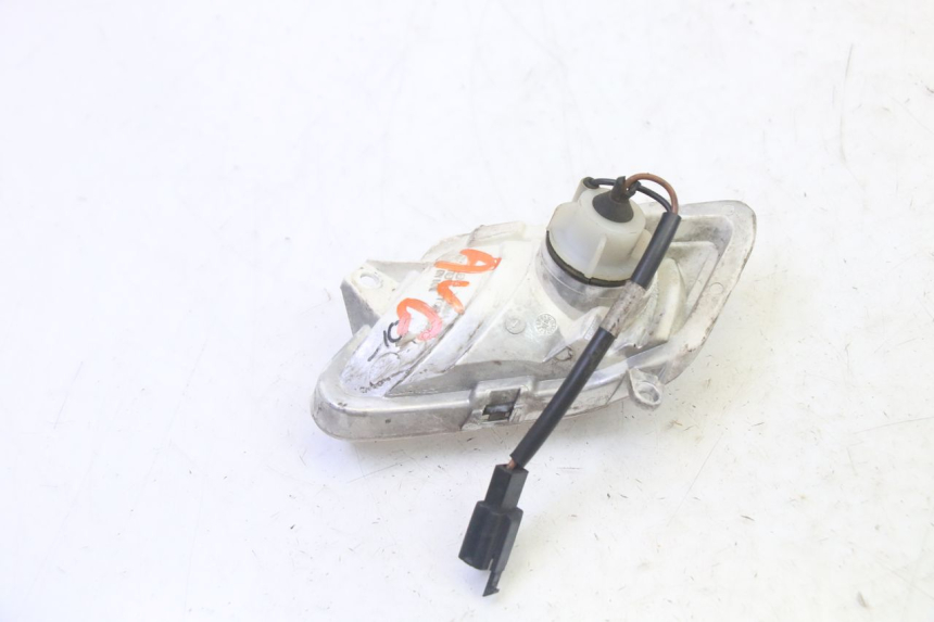 photo de LEFT FRONT TURN SIGNAL YAMAHA X-MAX XMAX 250 (2006 - 2009)