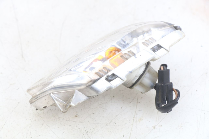 photo de LEFT FRONT TURN SIGNAL YAMAHA X-MAX XMAX 250 (2006 - 2009)