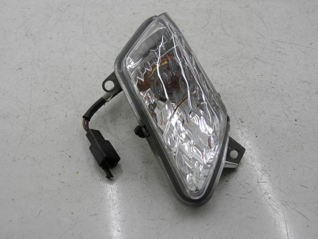 photo de LEFT FRONT TURN SIGNAL YAMAHA XMAX X-MAX 125 (2006 - 2009)