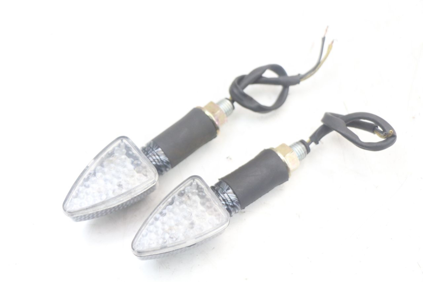 photo de FRONT TURN SIGNAL HONDA NTV DEAUVILLE 650 (1998 - 2001)