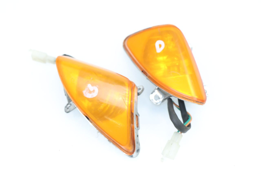 photo de FRONT TURN SIGNAL GINELLI LJ50QT 2T 50 (2009 - 2012)