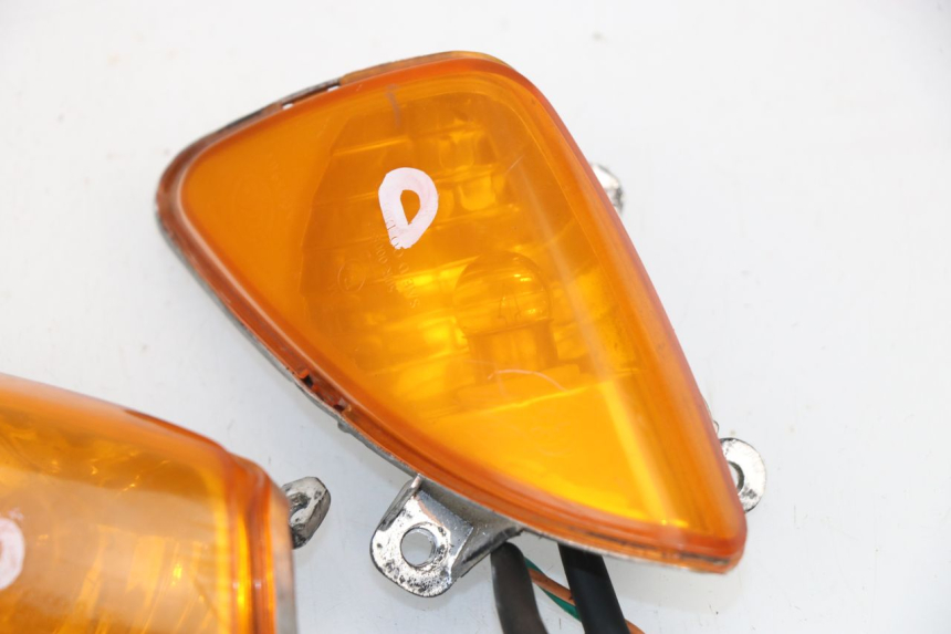 photo de FRONT TURN SIGNAL GINELLI LJ50QT 2T 50 (2009 - 2012)