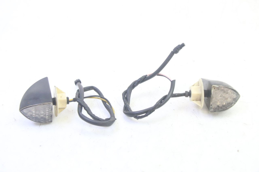 photo de FRONT TURN SIGNAL PIAGGIO MP3 RL 250 (2007 - 2010) - Main view