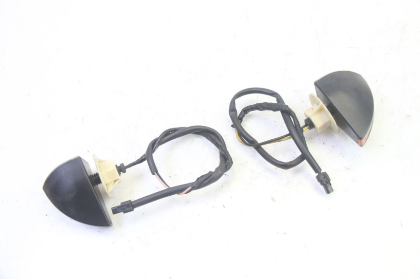 photo de FRONT TURN SIGNAL PIAGGIO MP3 RL 250 (2007 - 2010) - Technical close-up