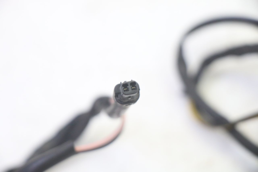 photo de FRONT TURN SIGNAL PIAGGIO MP3 RL 250 (2007 - 2010) - Surface and material condition