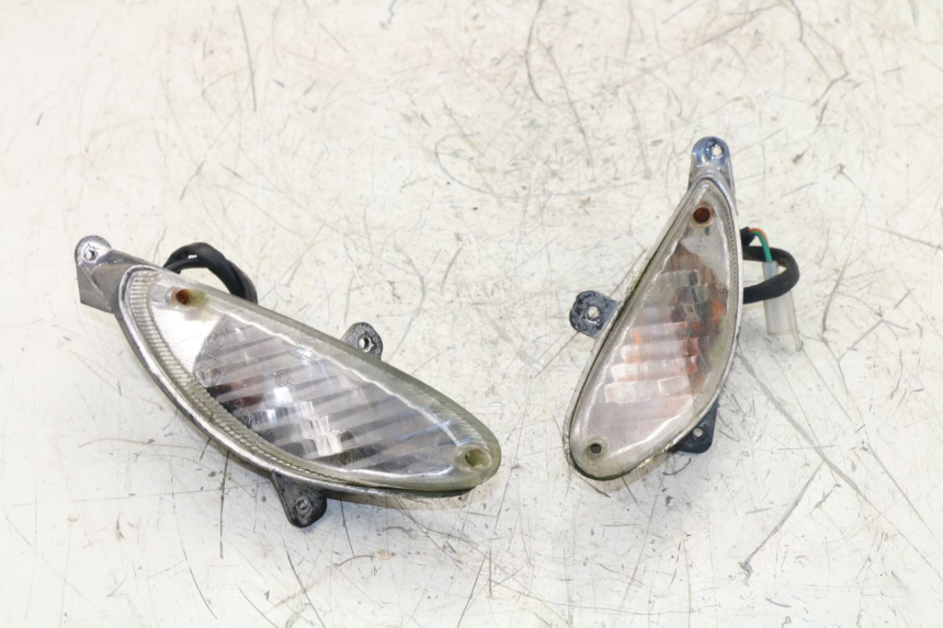 photo de FRONT TURN SIGNAL PEUGEOT V-CLIC VCLIC 50 (2007 - 2013)