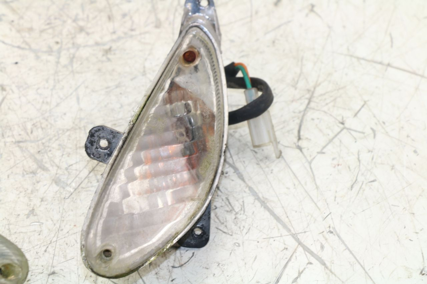 photo de FRONT TURN SIGNAL PEUGEOT V-CLIC VCLIC 50 (2007 - 2013)