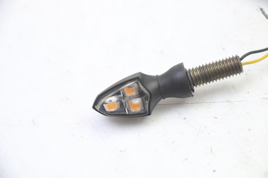photo de FRONT TURN SIGNAL SUZUKI SV S 650 (2003 - 2009)