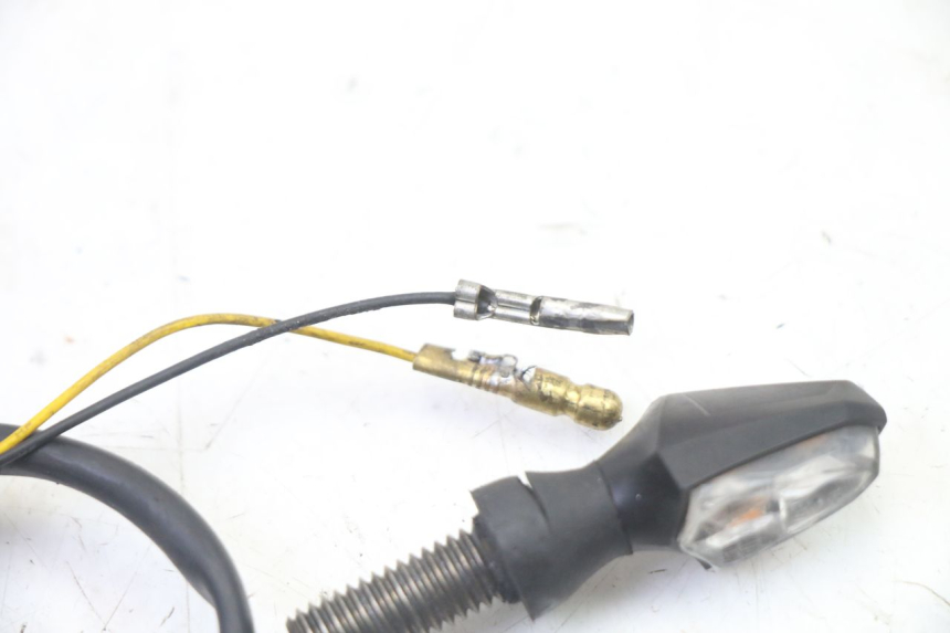 photo de FRONT TURN SIGNAL SUZUKI SV S 650 (2003 - 2009)