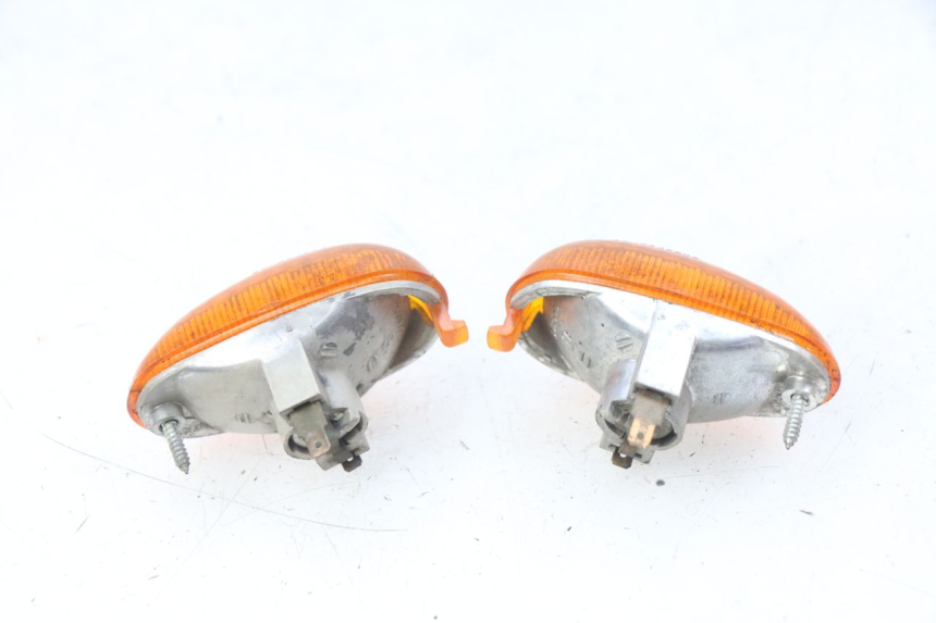 photo de FRONT TURN SIGNAL PIAGGIO TYPHOON 50 (1993 - 1999) - Alternative perspective