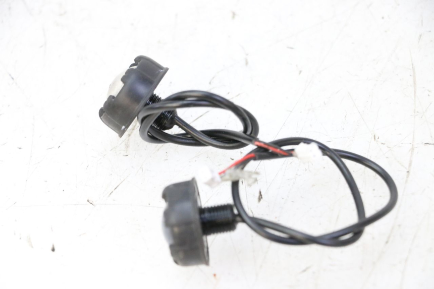 photo de FRONT TURN SIGNAL DUALTRON VICTOR LIMITED 1