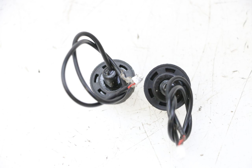 photo de FRONT TURN SIGNAL DUALTRON VICTOR LIMITED 1