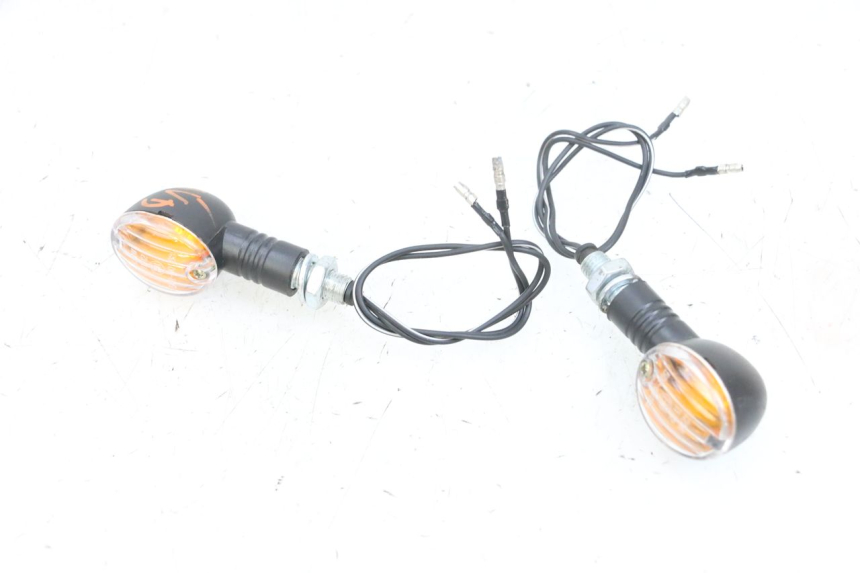 photo de FRONT TURN SIGNAL DAELIM VJ ROADWIN FI 125 (2008 - 2017) - Alternative perspective