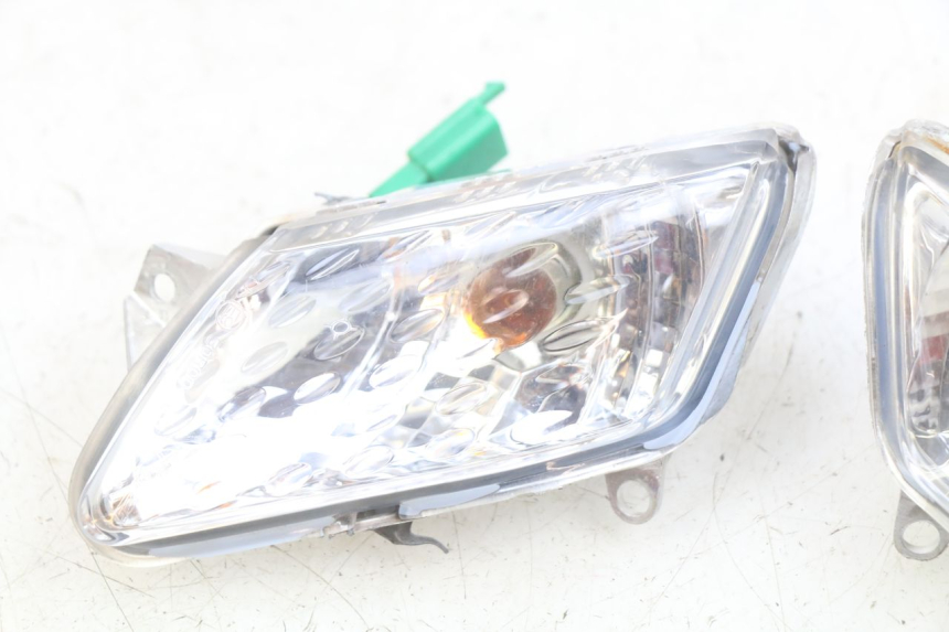 photo de FRONT TURN SIGNAL YAMAHA XMAX X-MAX 125 (2006 - 2009)