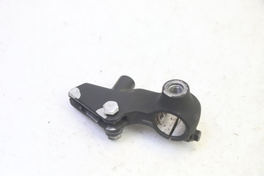 photo de CLUTCH LEVER MOUNT HONDA CBF 125 (2009 - 2015)