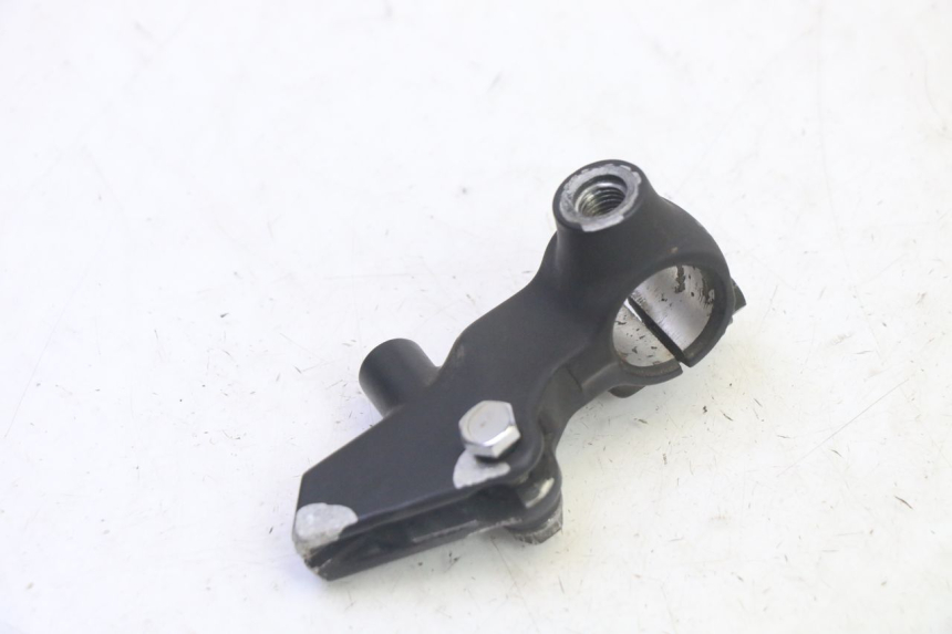 photo de CLUTCH LEVER MOUNT HONDA CBF 125 (2009 - 2015)