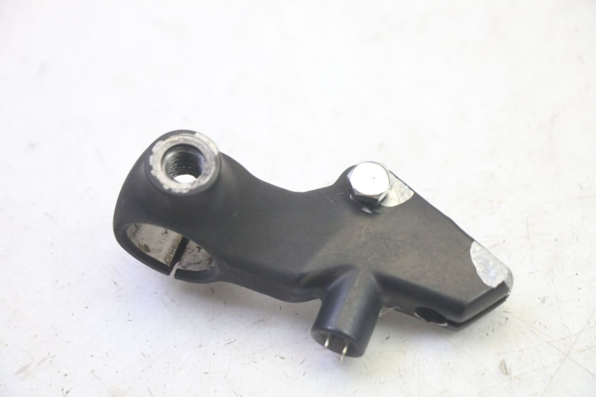 photo de CLUTCH LEVER MOUNT HONDA CBF 125 (2009 - 2015)