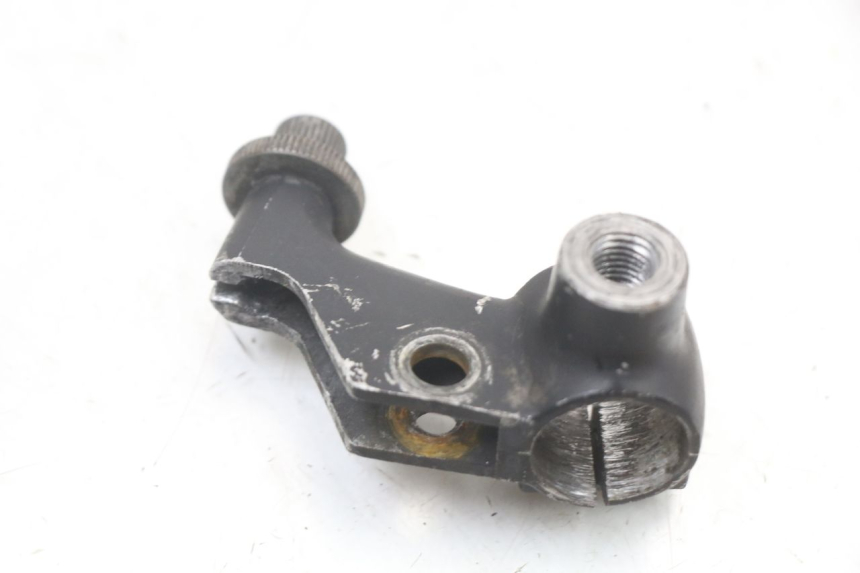 photo de CLUTCH LEVER MOUNT SUZUKI GSX E 250 (1982 - 1983)