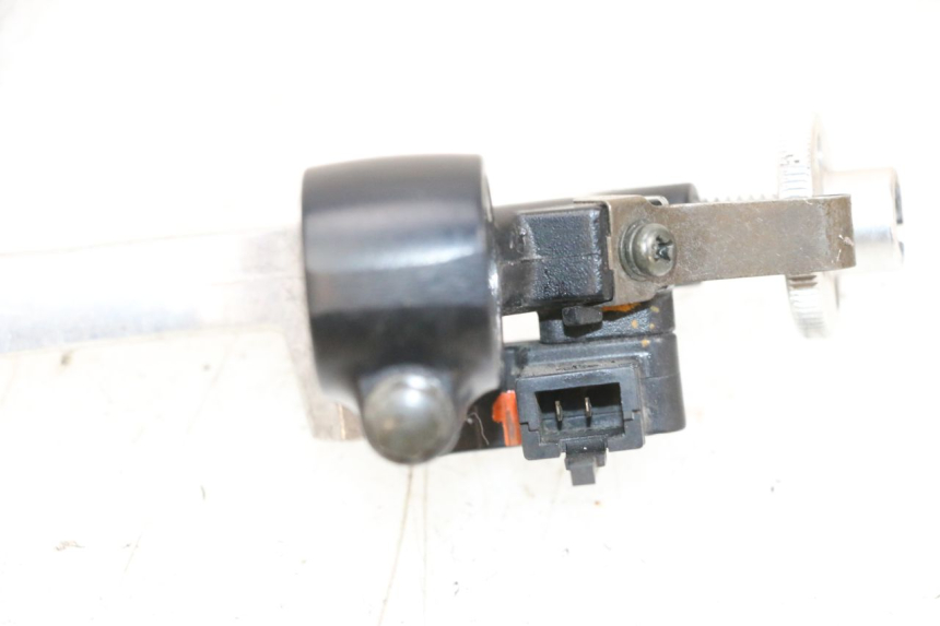 photo de CLUTCH LEVER MOUNT SUZUKI GSXR GSX-R 1000 (2003 - 2004) - Component detail