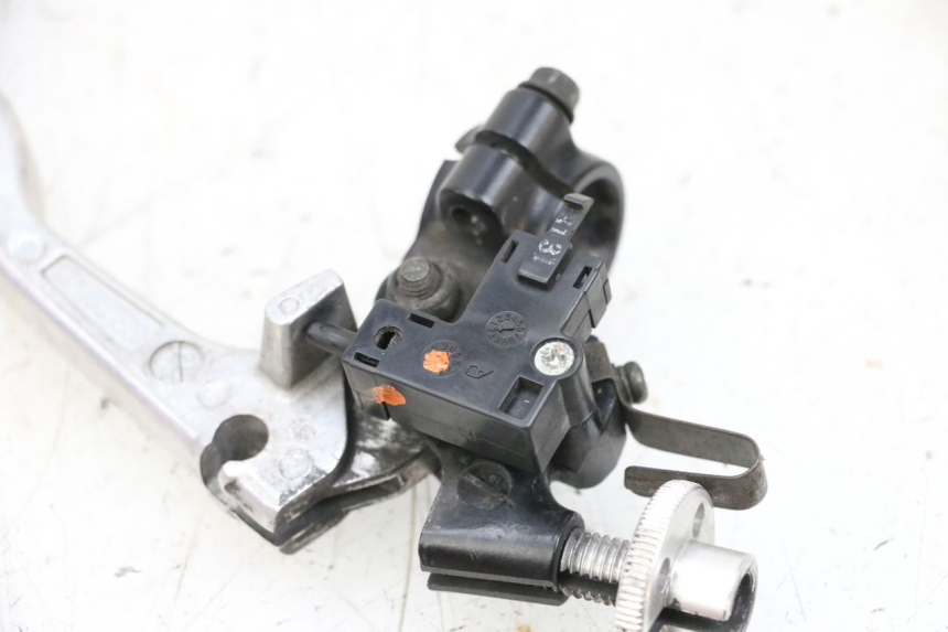 photo de CLUTCH LEVER MOUNT SUZUKI GSXR GSX-R 1000 (2003 - 2004) - Alternative perspective
