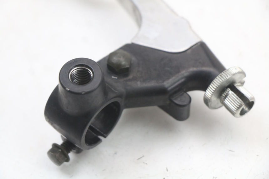 photo de CLUTCH LEVER MOUNT SUZUKI GZ MARAUDER 125 (1998 - 2004)
