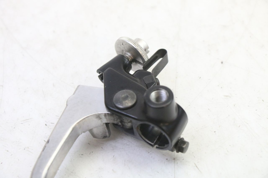 photo de CLUTCH LEVER MOUNT YAMAHA XJ6 ABS 600 (2008 - 2016)