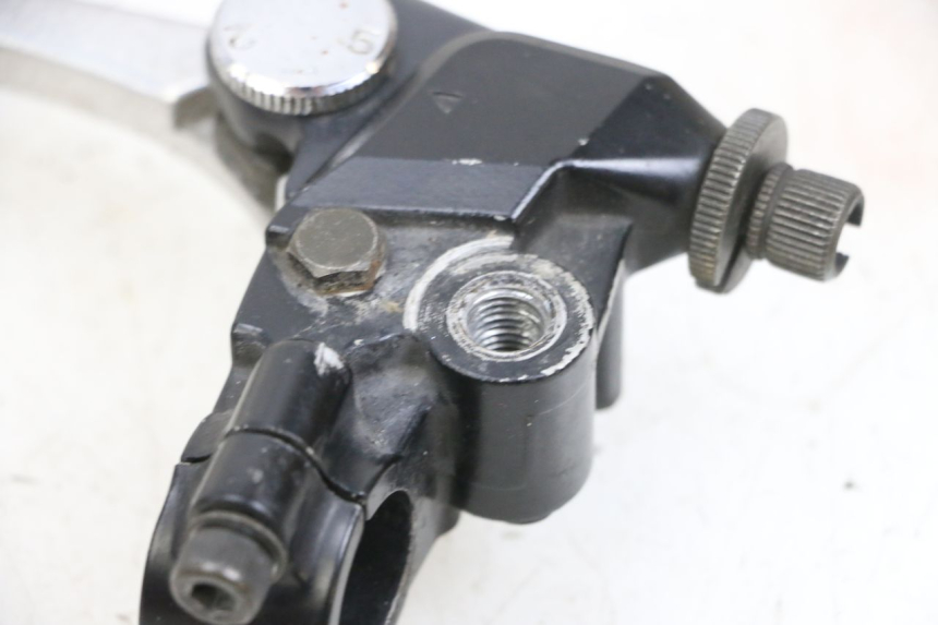 photo de CLUTCH LEVER MOUNT KAWASAKI ZR 7 750 (1999 - 2001) - Surface and material condition