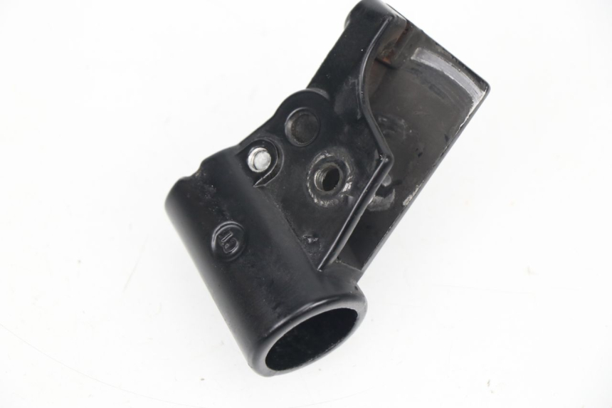 photo de RIGHT BRAKE LEVER MOUNT PIAGGIO ZIP 2T 50 (2009 - 2019)