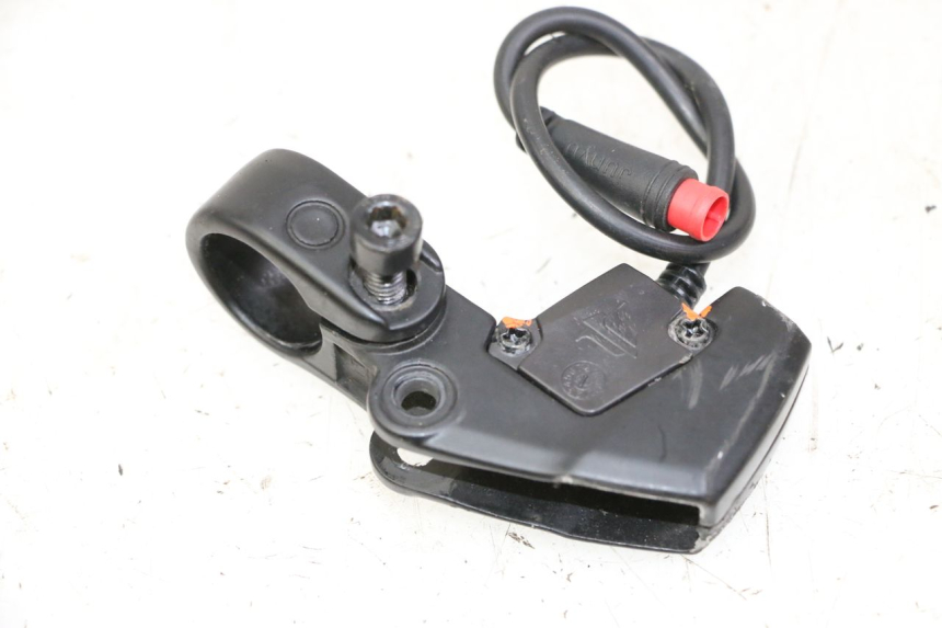 photo de LEFT BRAKE LEVER MOUNT URBANGLIDE E-CROSS PRO 1