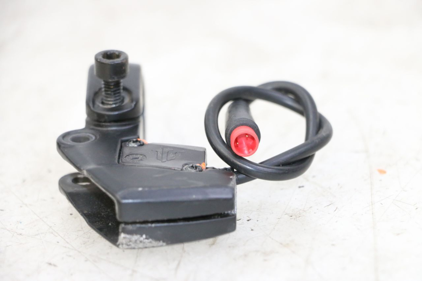photo de LEFT BRAKE LEVER MOUNT URBANGLIDE E-CROSS PRO 1
