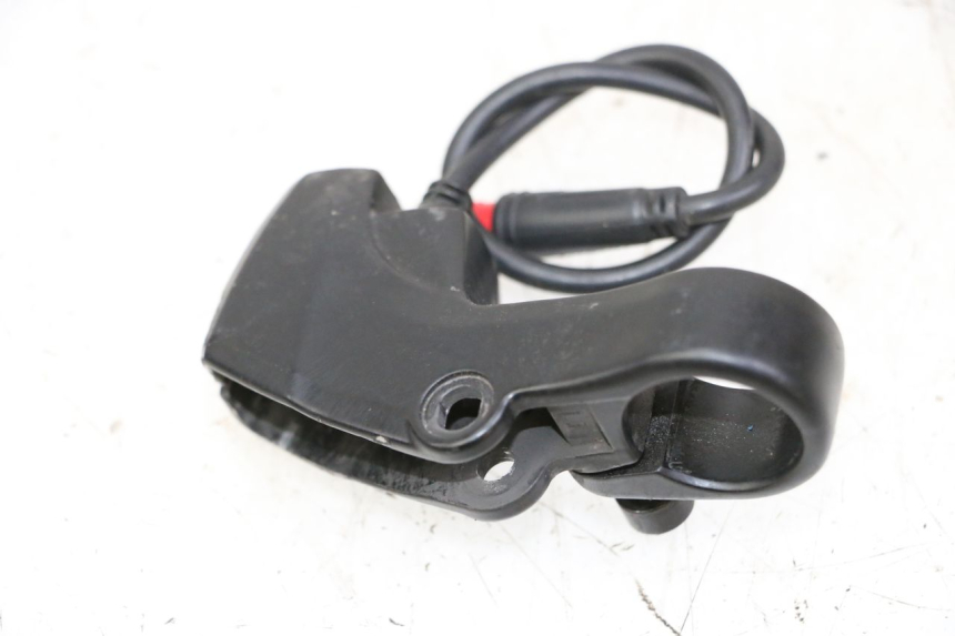 photo de LEFT BRAKE LEVER MOUNT URBANGLIDE E-CROSS PRO 1
