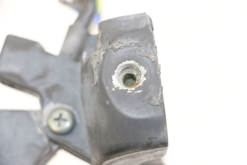 photo de LEFT BRAKE LEVER MOUNT GOES WIKI 125 (2010 - 2015)