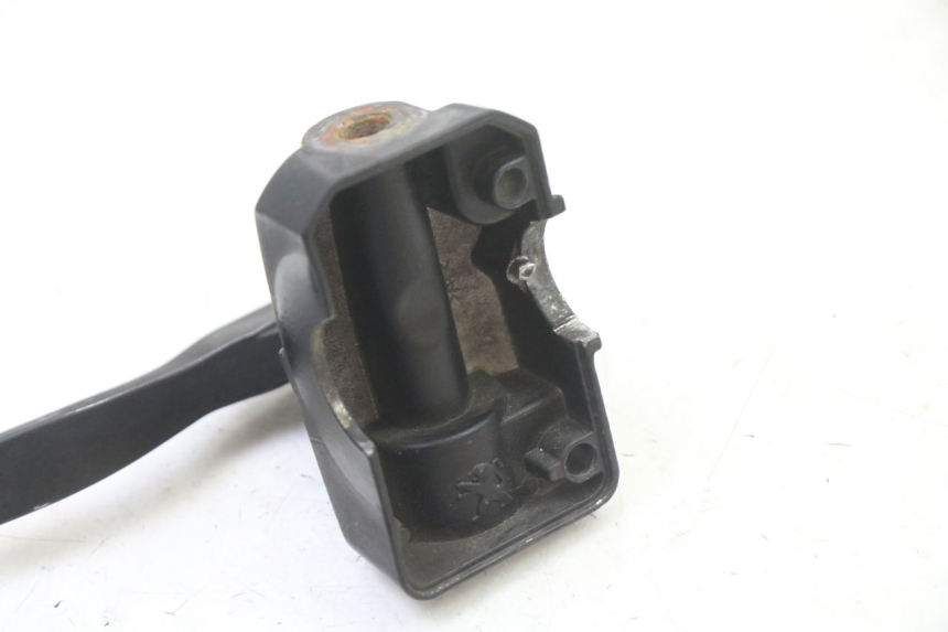 photo de LEFT BRAKE LEVER MOUNT PEUGEOT KISBEE 2T 50 (2018 - 2022)