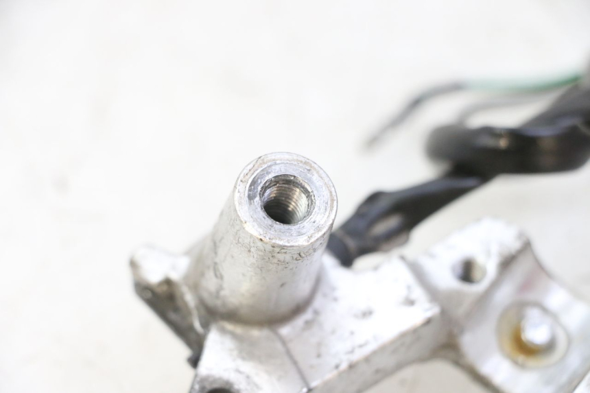 photo de LEFT BRAKE LEVER MOUNT KYMCO LIKE 4T 50 (2019 - 2025)