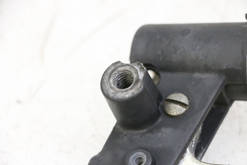 photo de LEFT BRAKE LEVER MOUNT PIAGGIO VESPA LX 150 (2005 - 2013)
