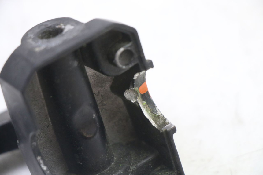 photo de LEFT BRAKE LEVER MOUNT PEUGEOT STREETZONE I 2T 50 (2018 - 2020)