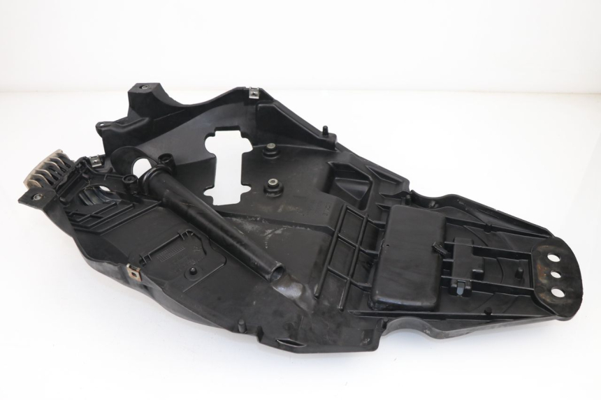 photo de UNDERSEAT STORAGE APRILIA SCARABEO GT 125 (1999 - 2007)