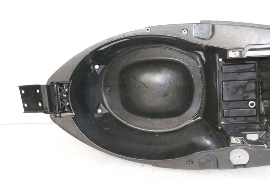 photo de UNDERSEAT STORAGE APRILIA SR MOTARD 50 (2012 - 2018)