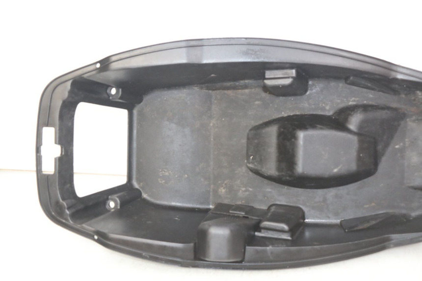 photo de SEAT STORAGE BOX PEUGEOT CITYSTAR 2T 50 (2018 - 2021) - Fixing points details