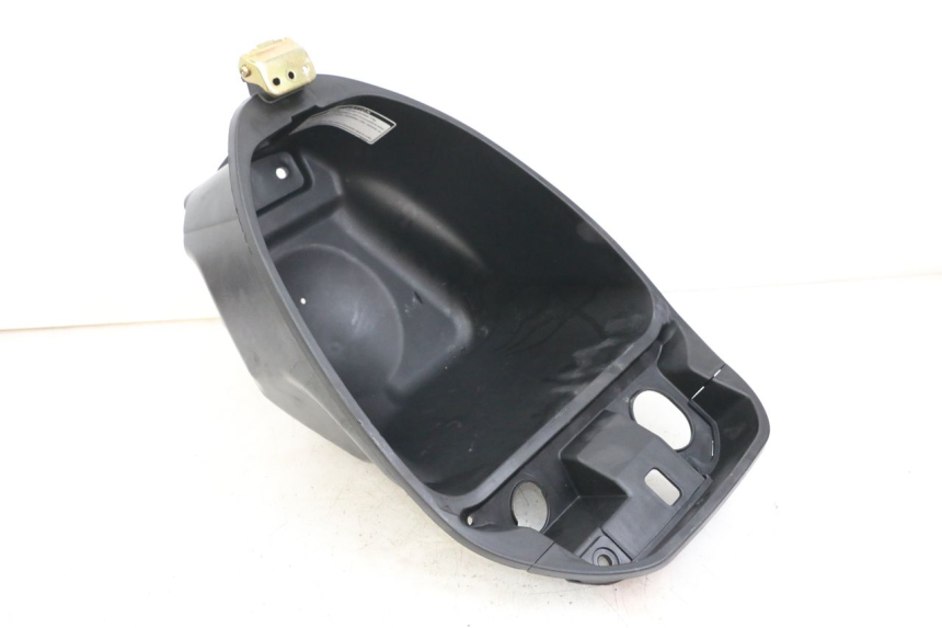 photo de UNDERSEAT STORAGE DAELIM A-FOUR 2T 50 (2005 - 2012)