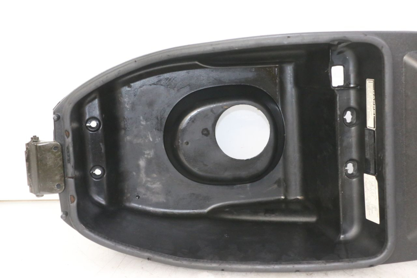 photo de UNDERSEAT STORAGE SYM FIDDLE 125 (2008 - 2010)