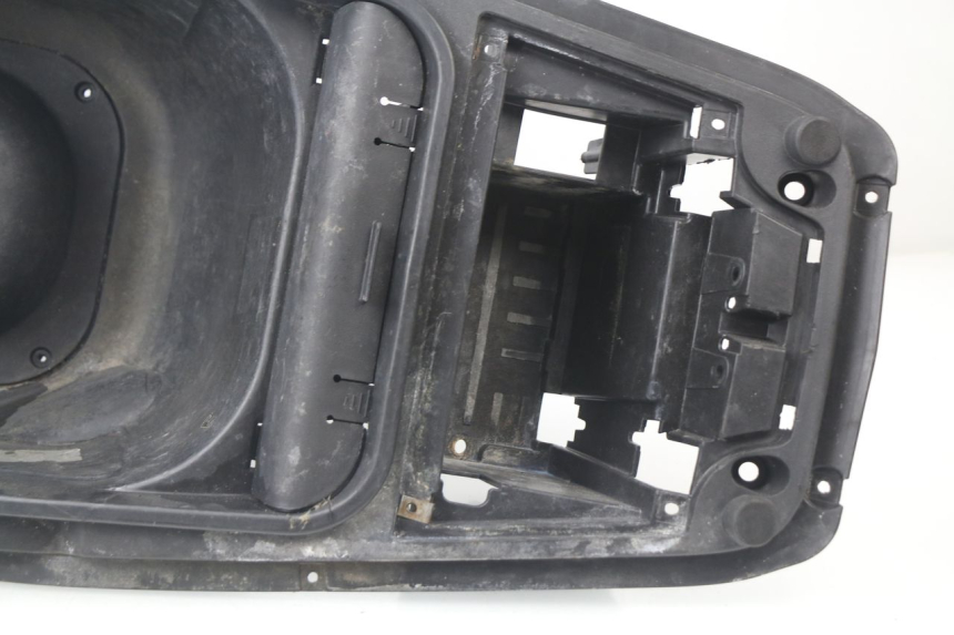 photo de SEAT STORAGE BOX GILERA RUNNER SP 50 (2009 - 2017)