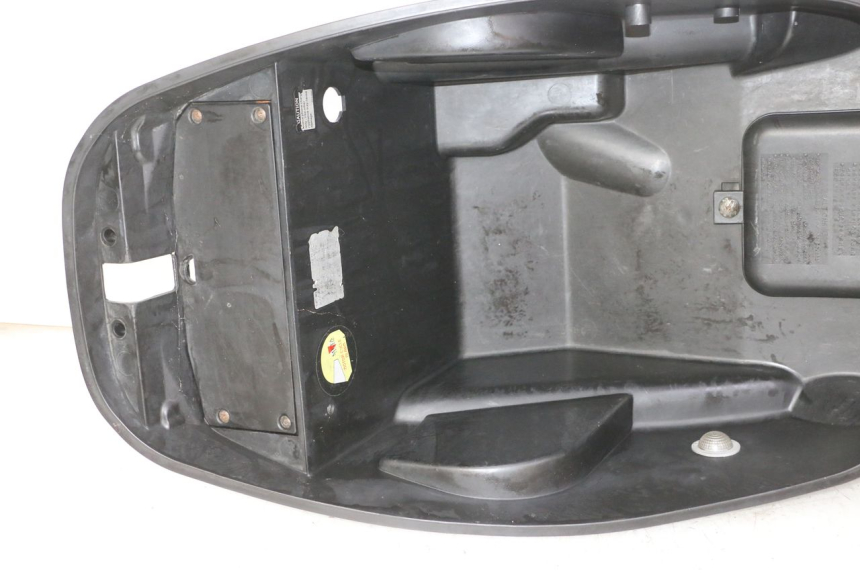 photo de UNDERSEAT STORAGE KYMCO GRAND DINK 125 (2002 - 2007)