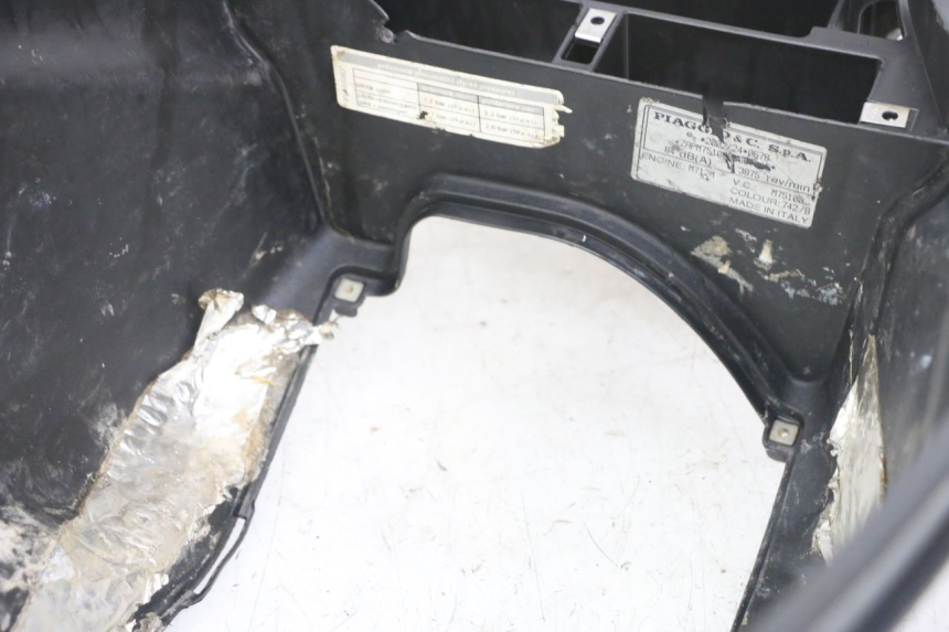photo de UNDERSEAT STORAGE PIAGGIO IE MP3 YOURBAN 300 (2011 - 2016)