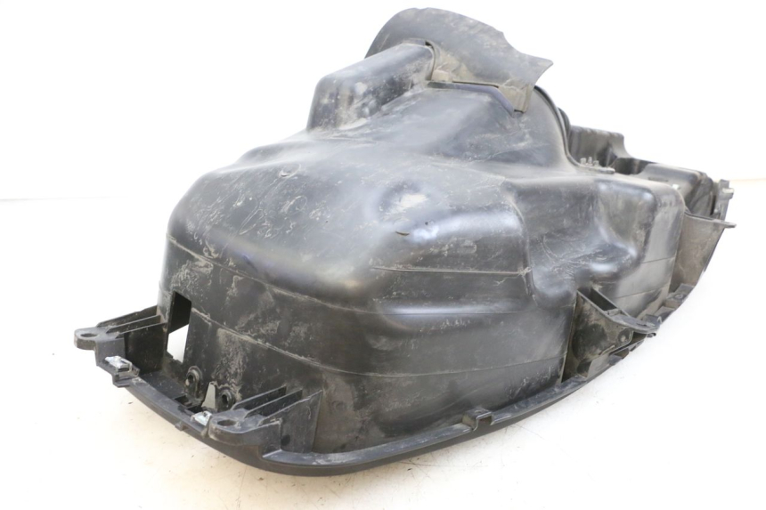 photo de UNDERSEAT STORAGE PIAGGIO MP3 HPE 350 (2018 - 2020) - Technical close-up