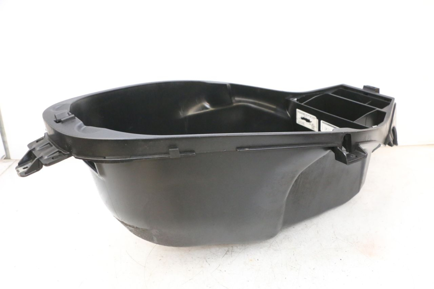 photo de UNDERSEAT STORAGE PIAGGIO MP3 HPE 300 (2019 - 2026) - Alternative perspective